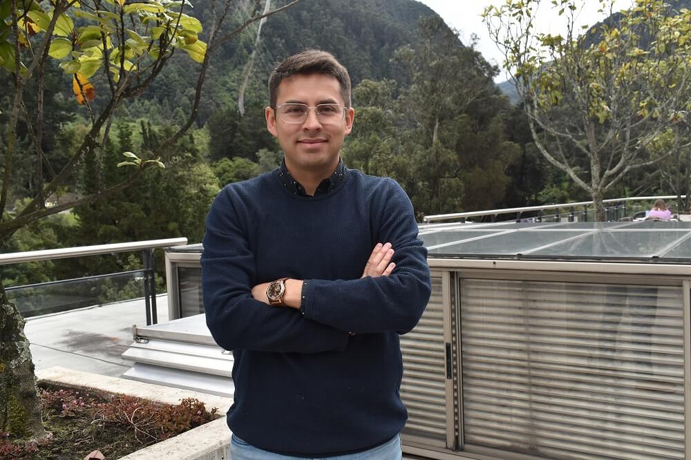 Mario linares - Profesor Asociado